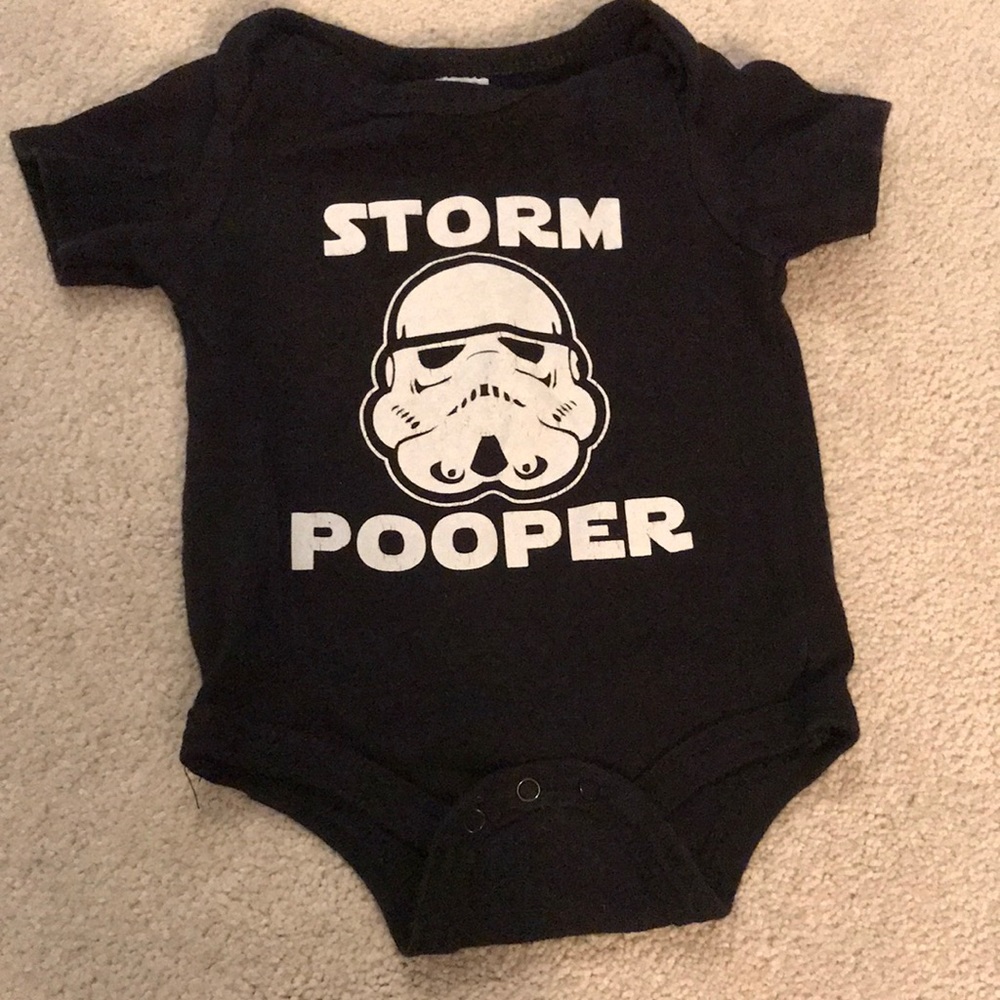 Star Wars onesie! Size 0-3 month.